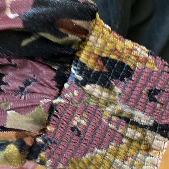 Long sleeve tee size large - Picture 2 of 5